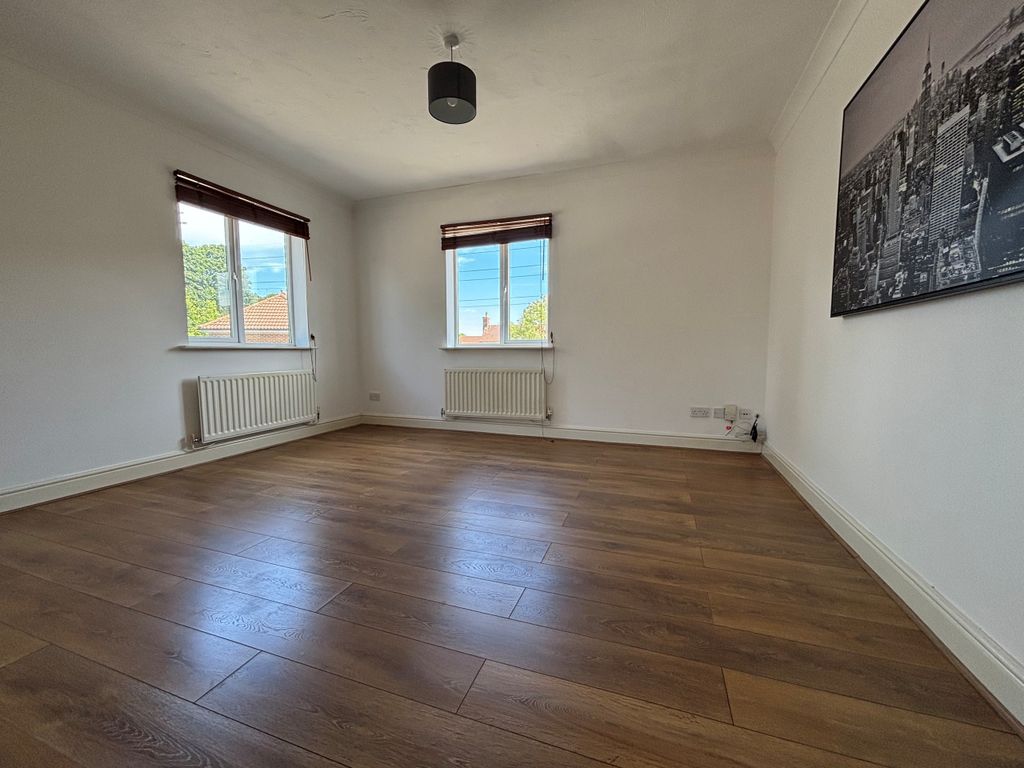 Property photo 2 of 8 7