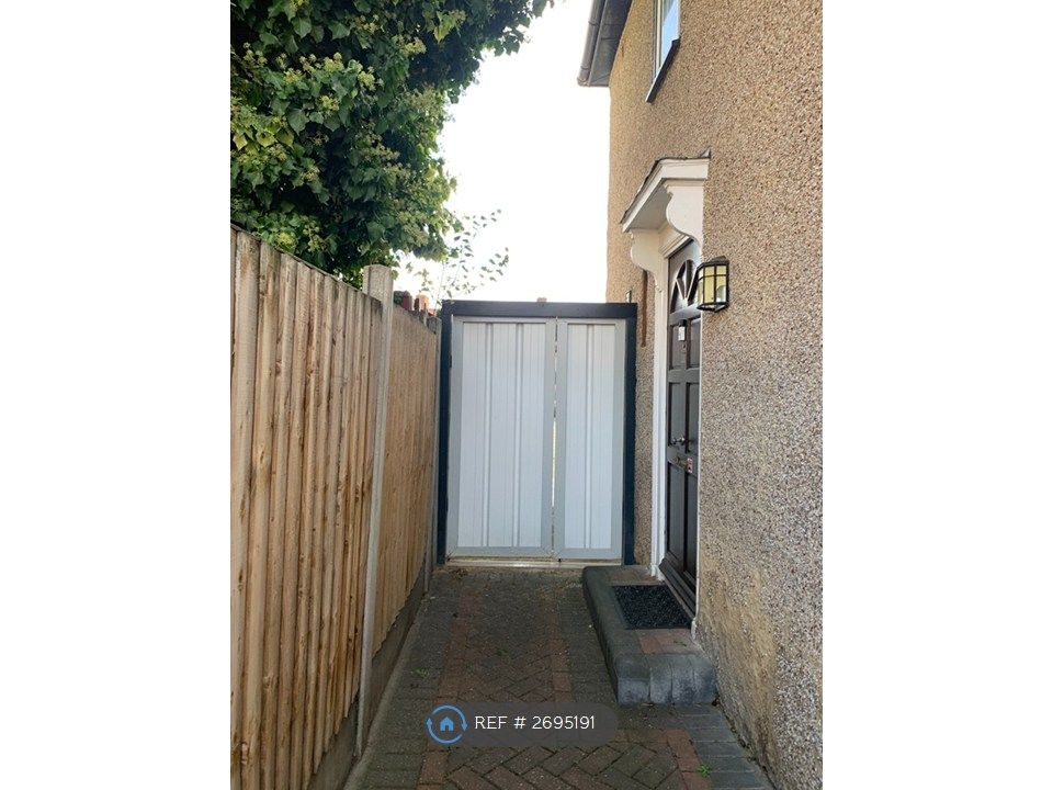 Property photo 3 of 12 Side Entrance