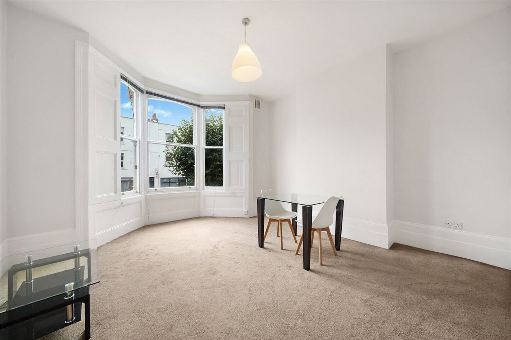 Property photo 1 of 17 Picture No. 28