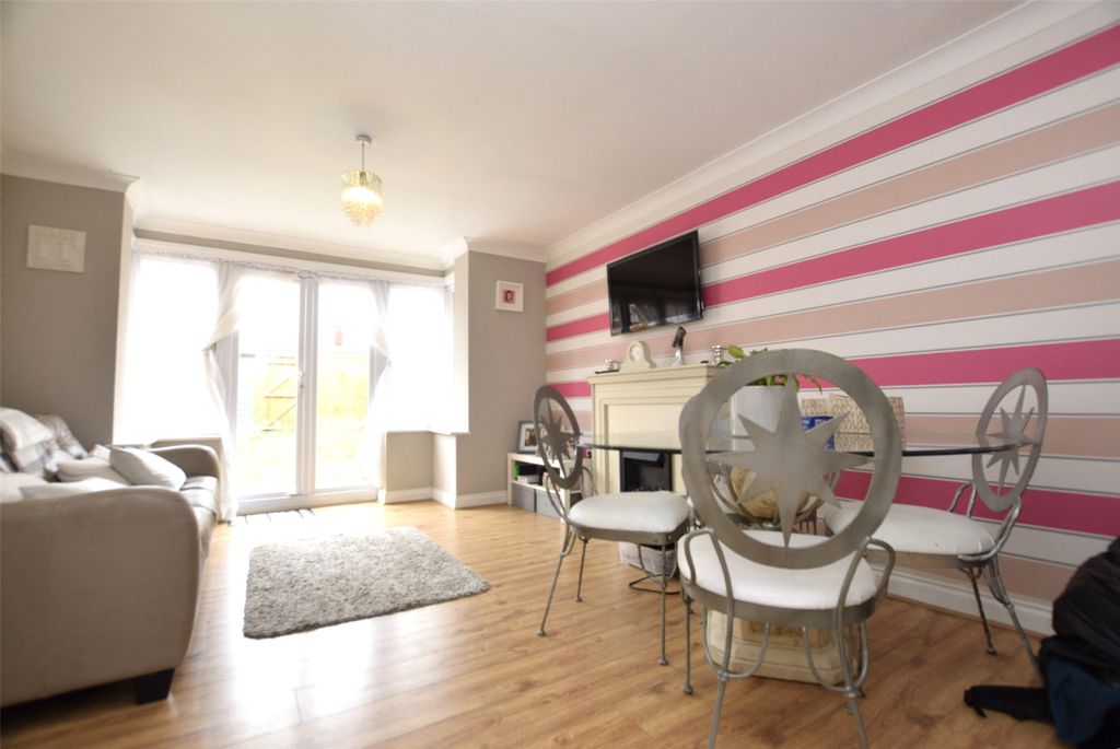 Property photo 2 of 9 Living/Dining