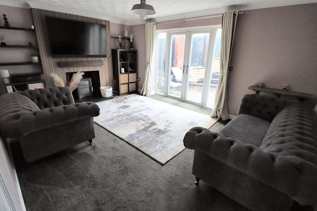 Property photo 3 of 22