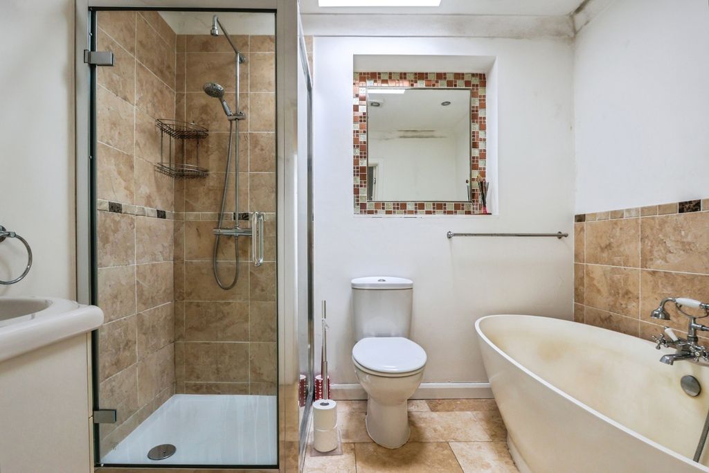 Property photo 3 of 22 Bathroom