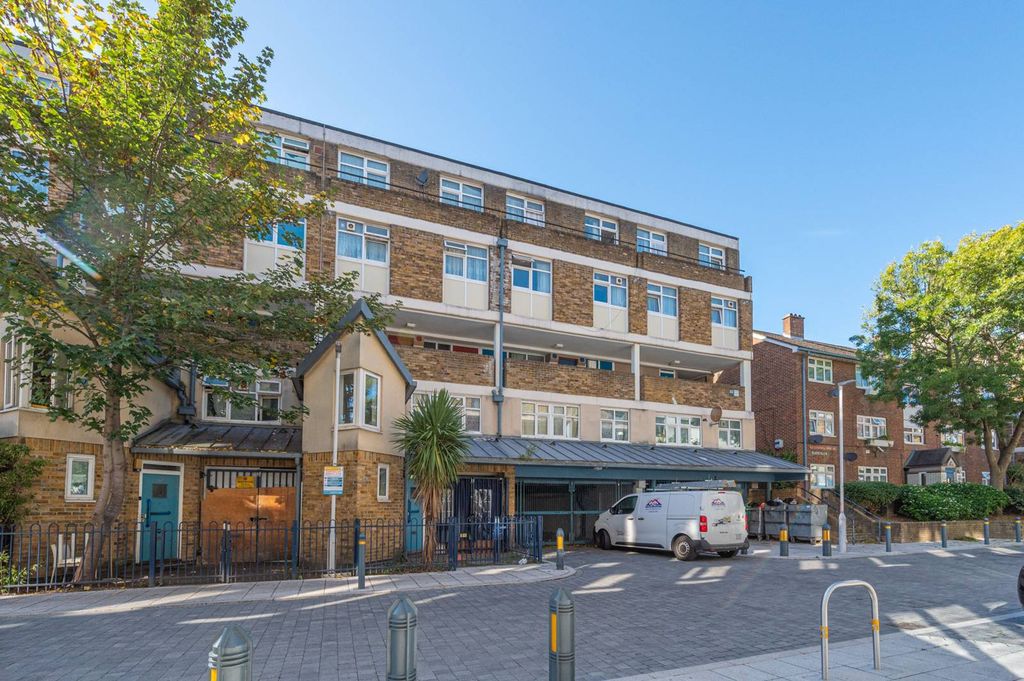 Property photo 2 of 13