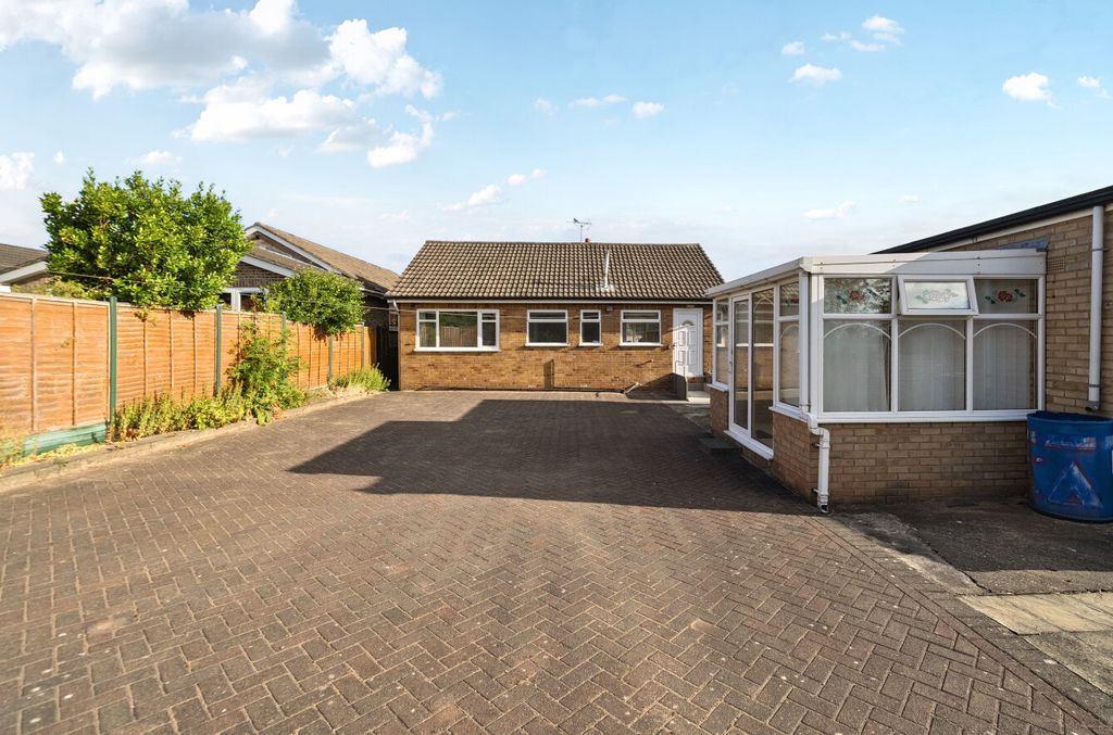 Property photo 2 of 18 1495543-36-6A6885...