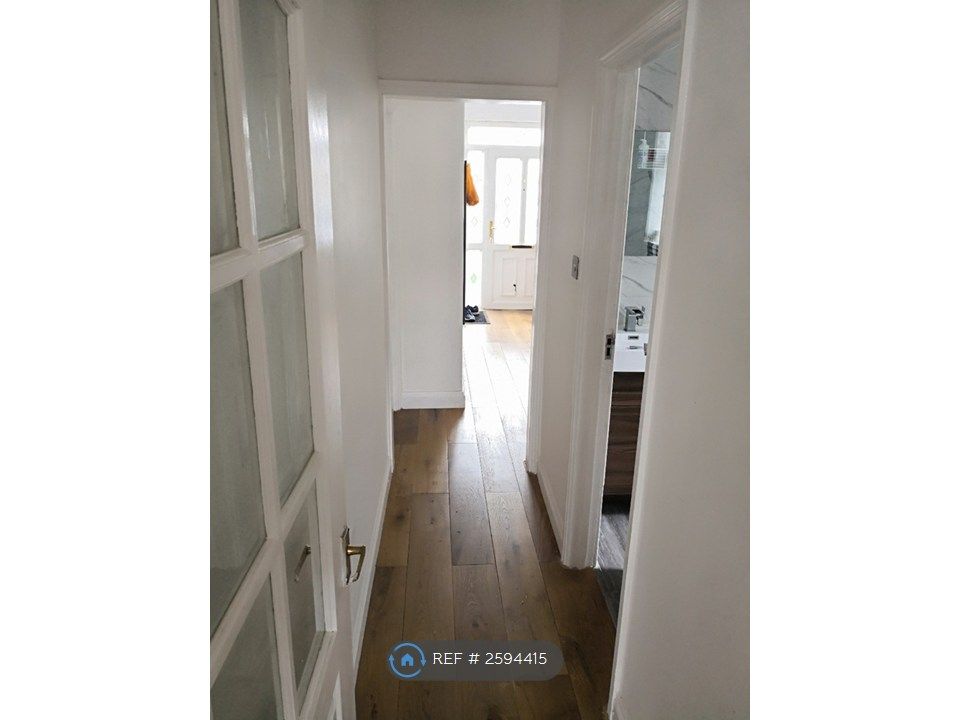 Property photo 3 of 33 Passage