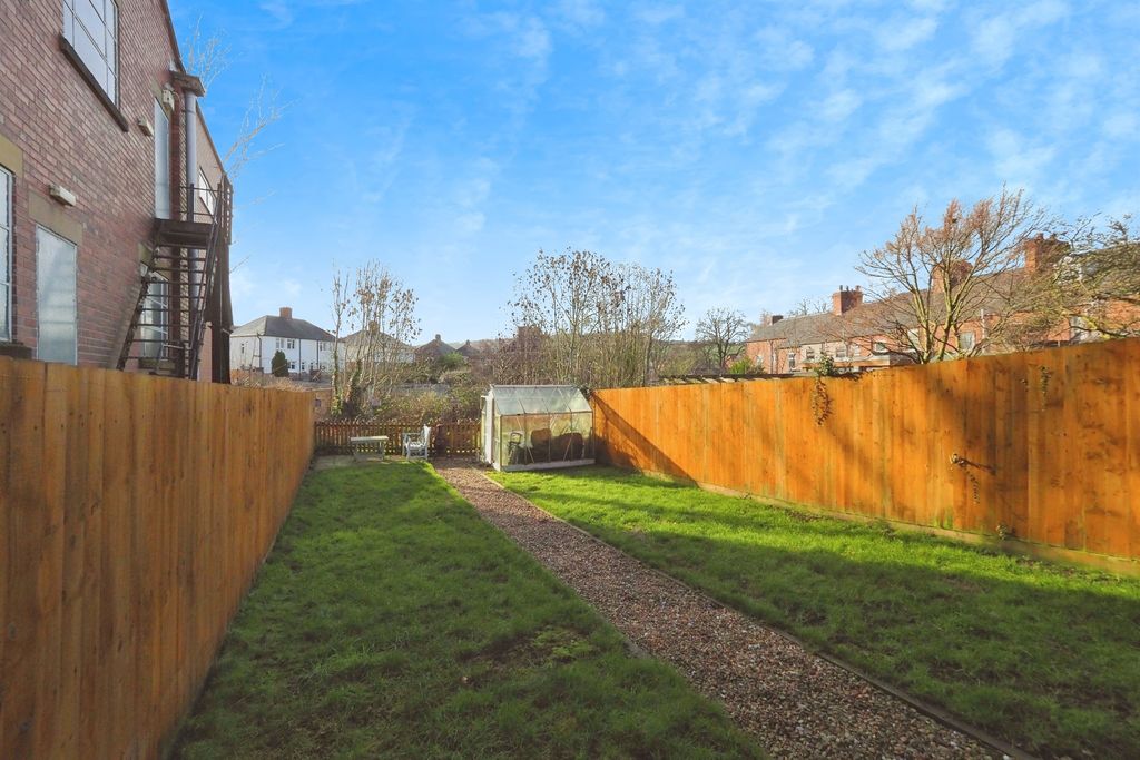 Property photo 3 of 19