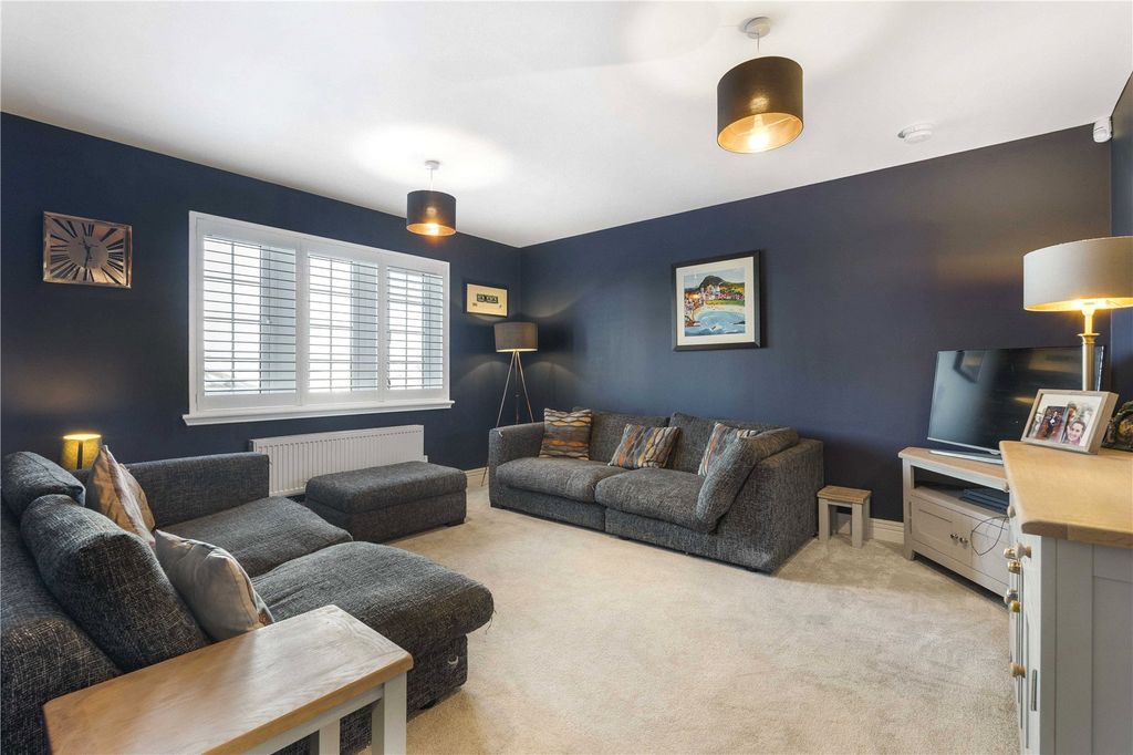 Property photo 3 of 28 Farquharson Rest 3