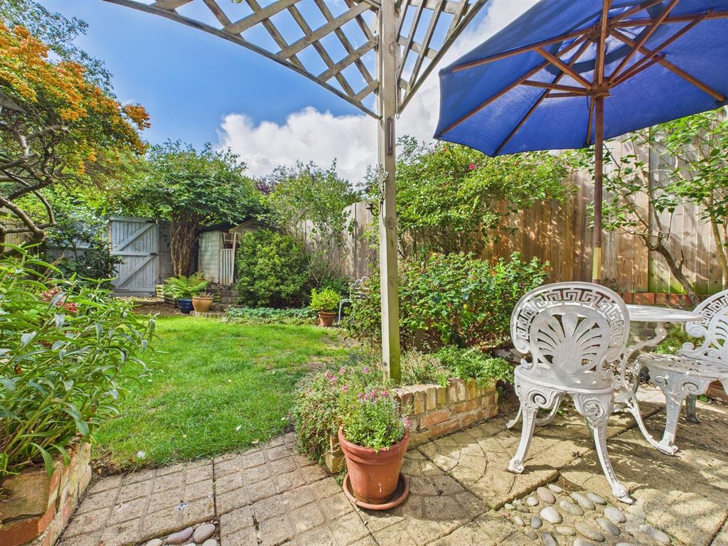 Property photo 2 of 33 Cam02365G0-Pr0350-Still048.Jpg