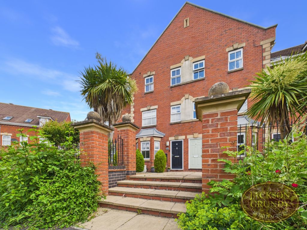 Property photo 1 of 18 Pascoe Crescent