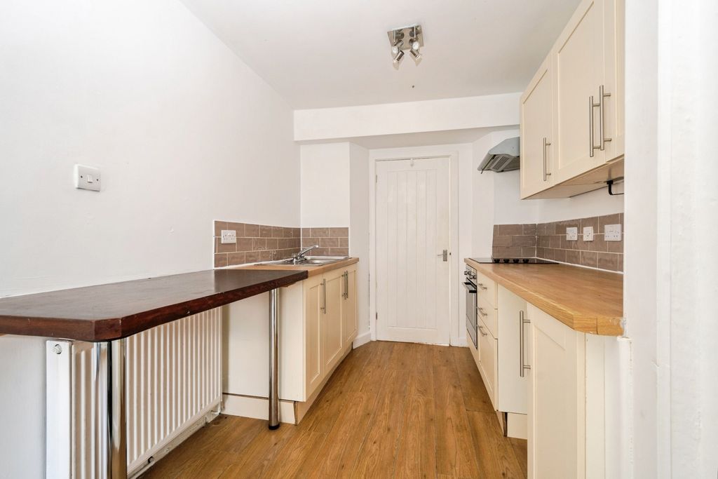 Property photo 3 of 16 Kitchen