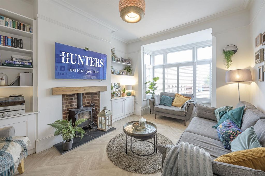 Property photo 2 of 35