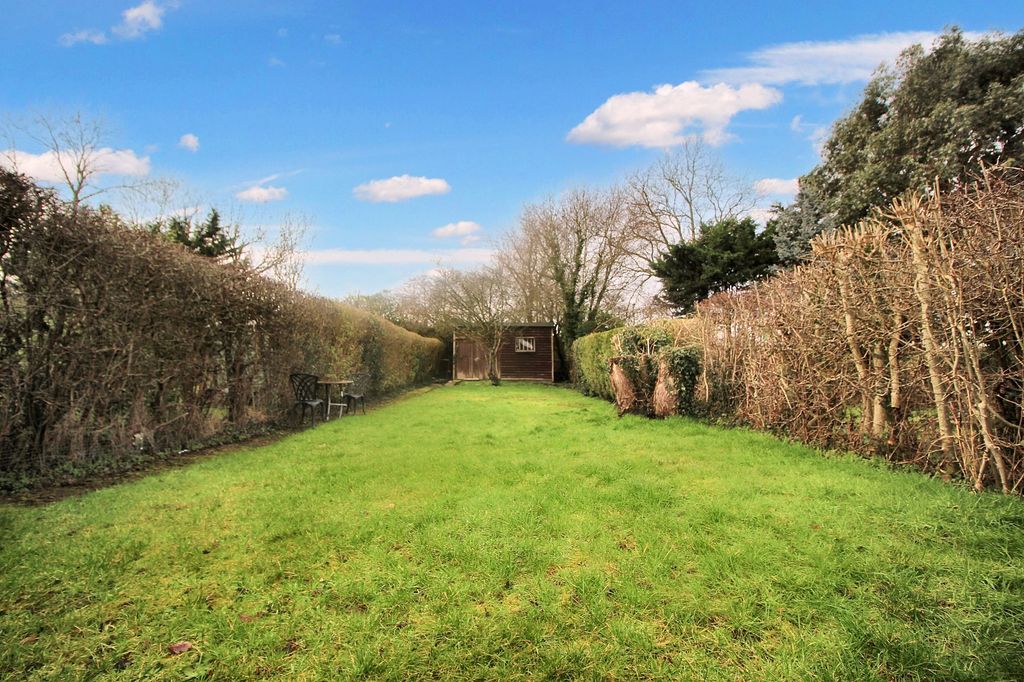 Property photo 2 of 9 Garden