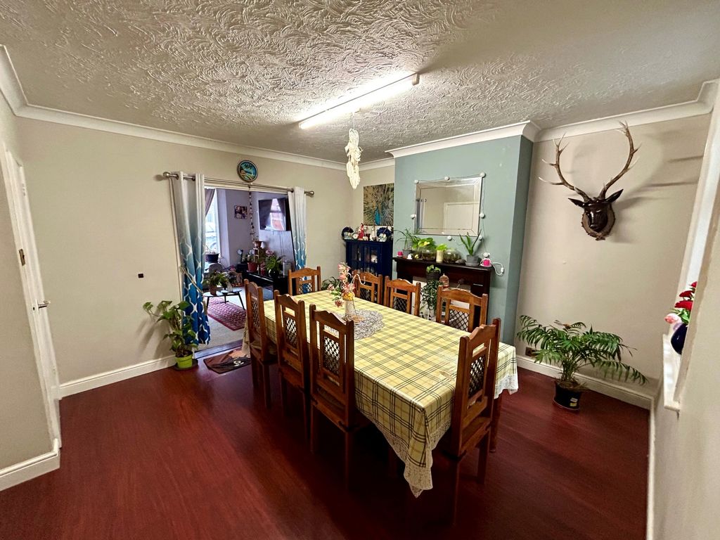 Property photo 3 of 13 Photo 6