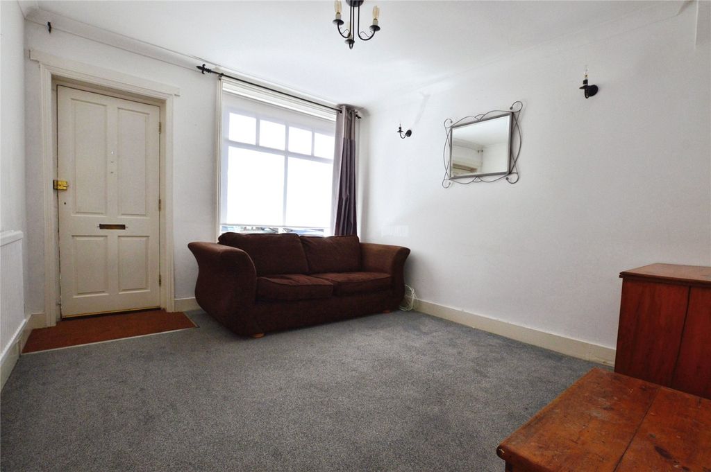 Property photo 2 of 20 Picture No. 12