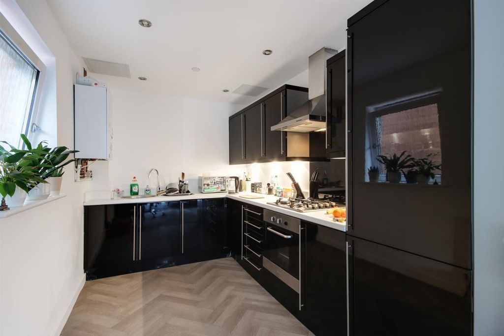 Property photo 2 of 7 60678_006.Jpg
