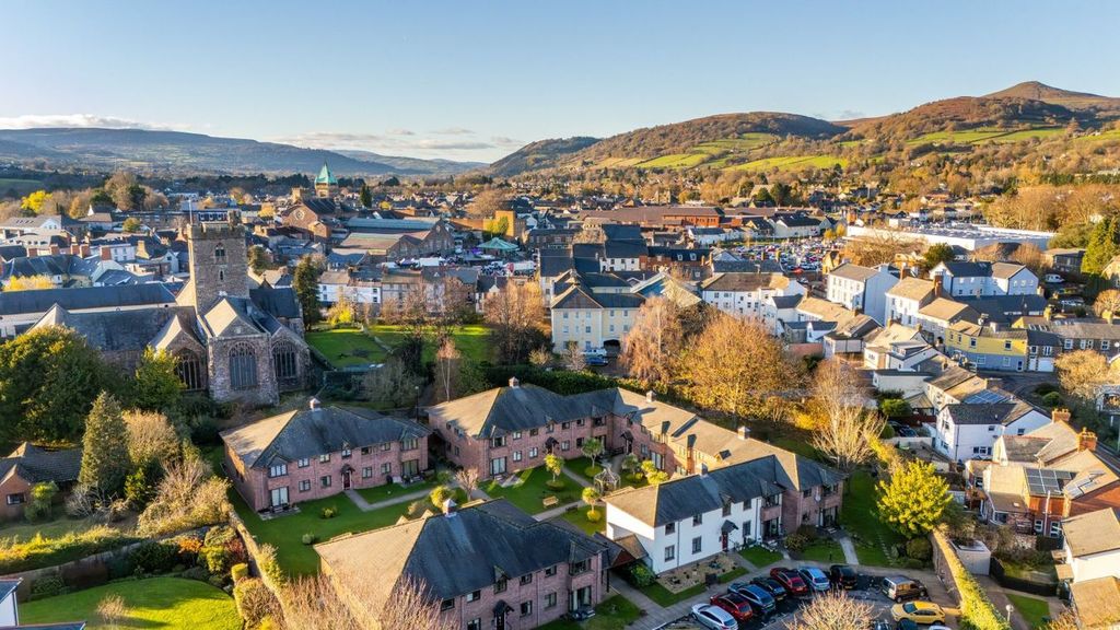 Additional image 18 of 1 bed property for salePriory Gardens, Abergavenny NP7