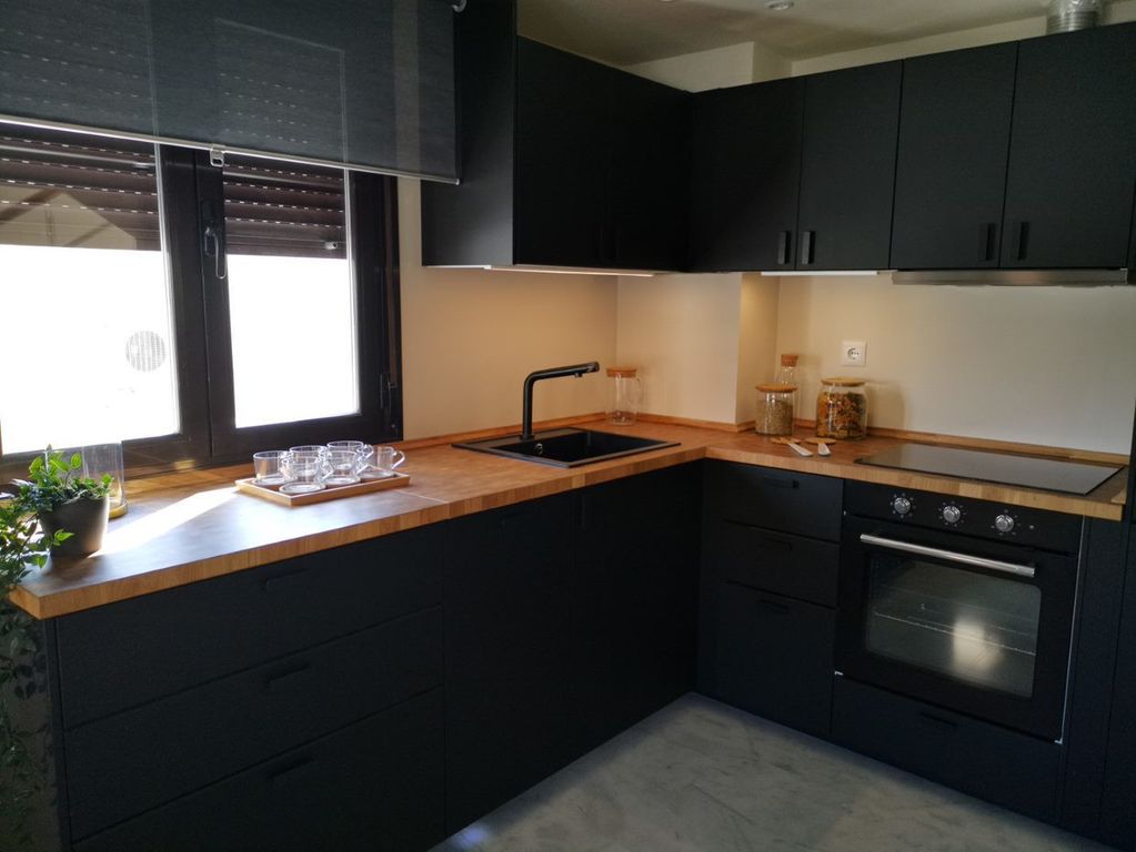 Property photo 3 of 9 Photo 2