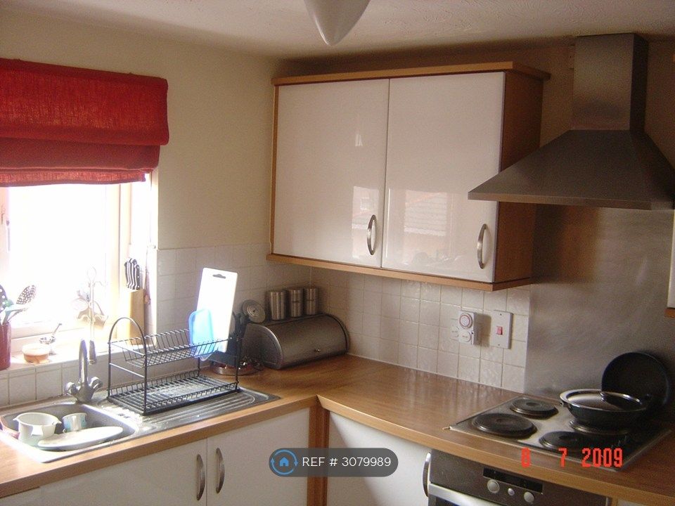 Property photo 2 of 9 Kitchen