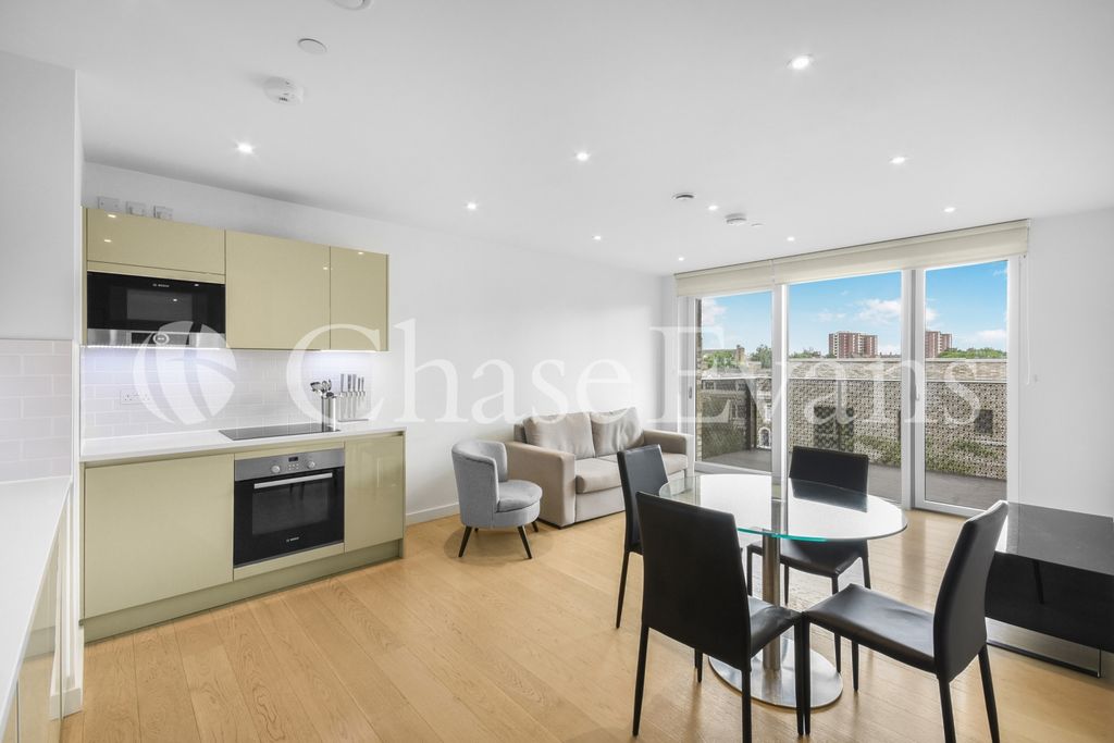 Property photo 1 of 13 Living