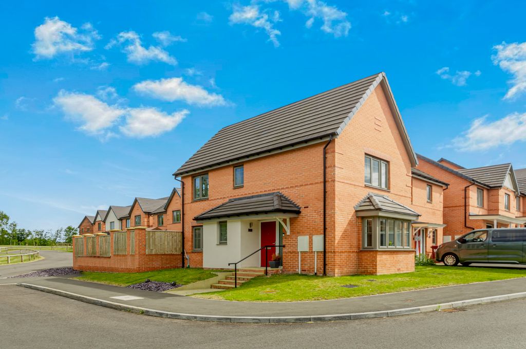 Property photo 1 of 22 Advert-049