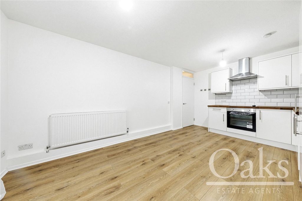 Property photo 3 of 8 Picture No. 06