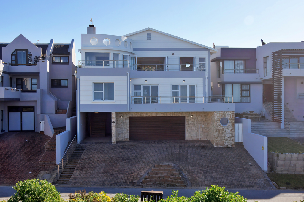 Property photo 1 of 27