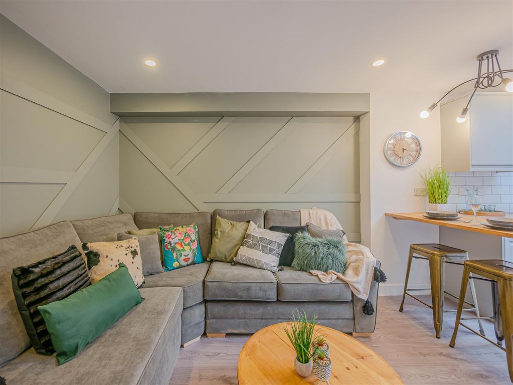 Property photo 3 of 18 P1260828-Hdr.Jpg