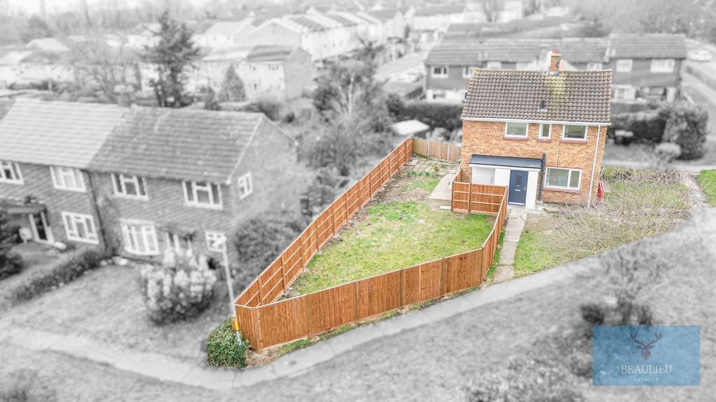 Property photo 1 of 32