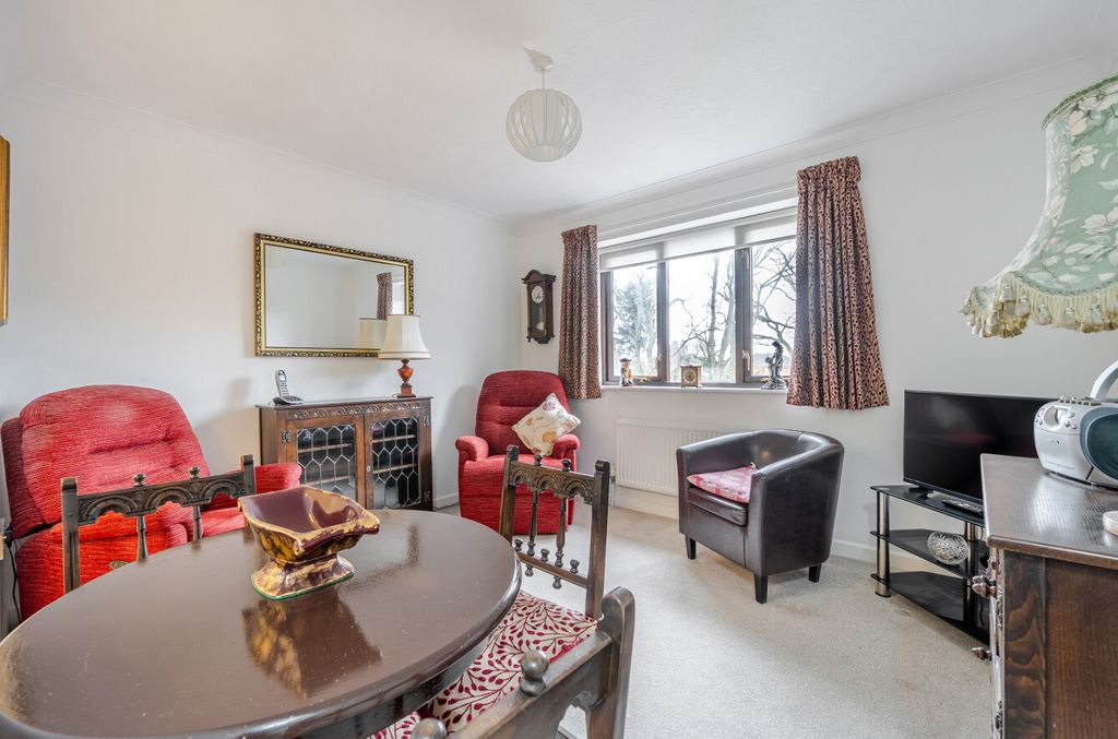 Property photo 2 of 8 1429966-6-69B80B8...