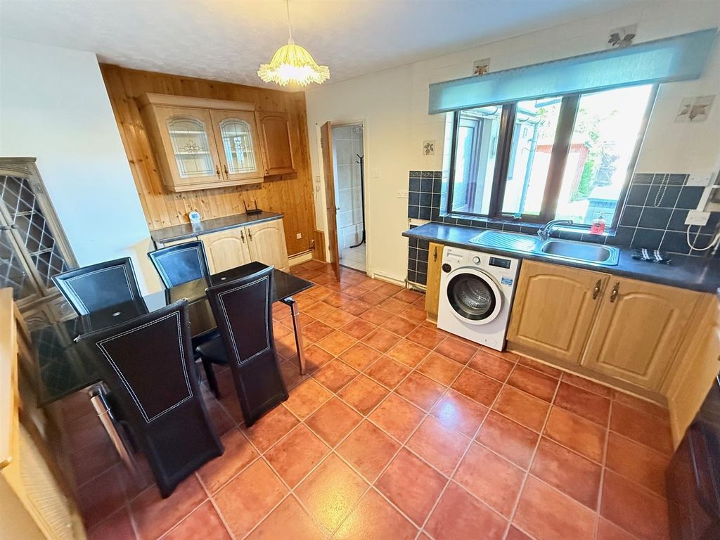 Property photo 2 of 12 Kitchen