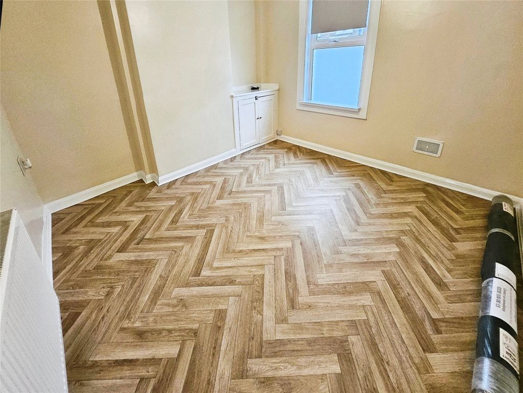 Property photo 2 of 9 Picture No. 05