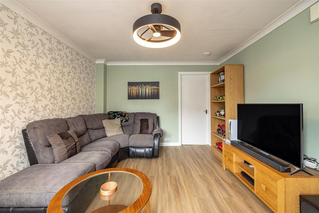Property photo 3 of 26 2 South Mews Coldstream 08.Jpg