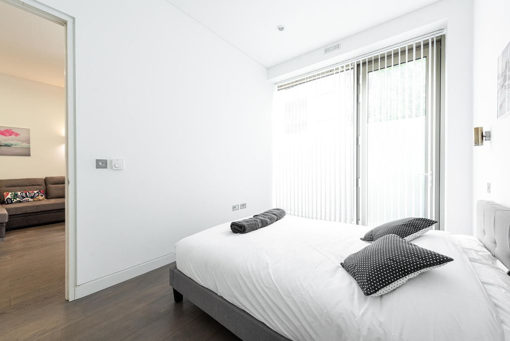 Property photo 1 of 9 Bedroom