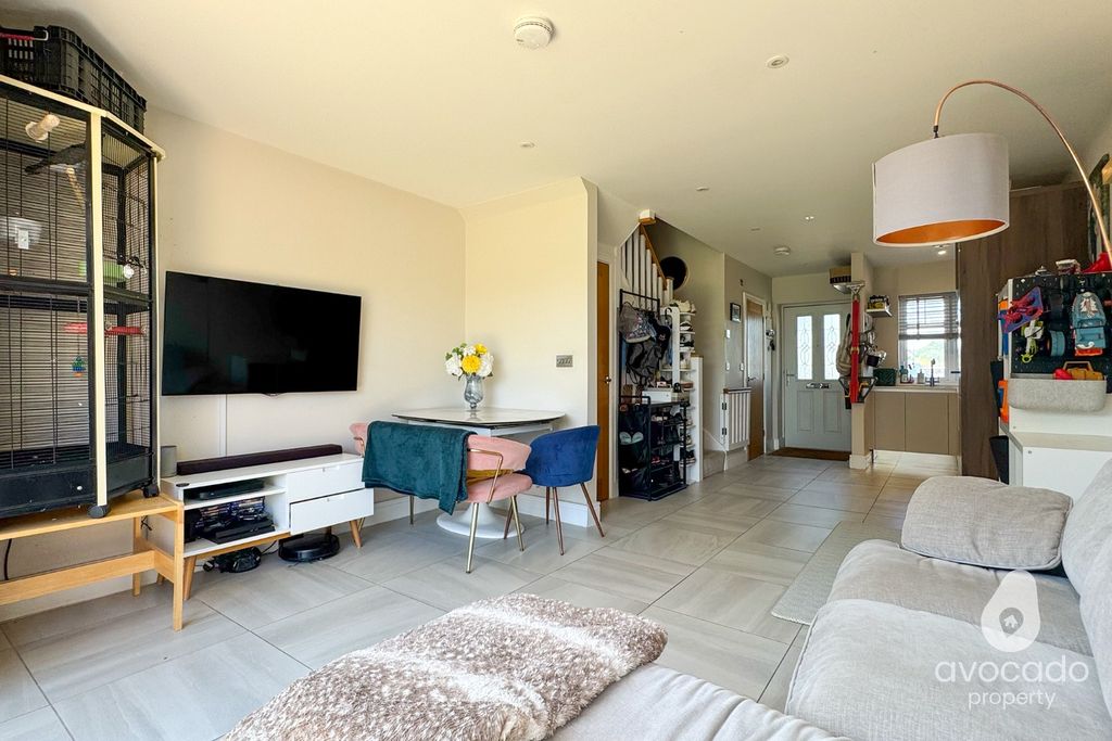 Property photo 3 of 17 5287046