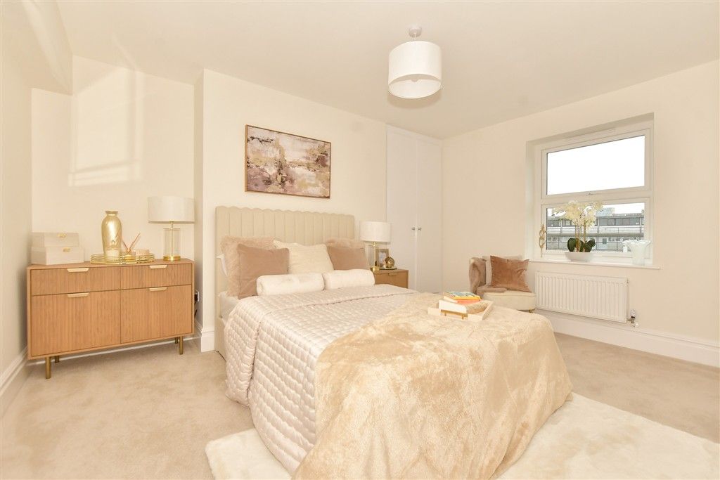 3 bed flat for salePleydell Gardens, Folkestone, Kent CT20