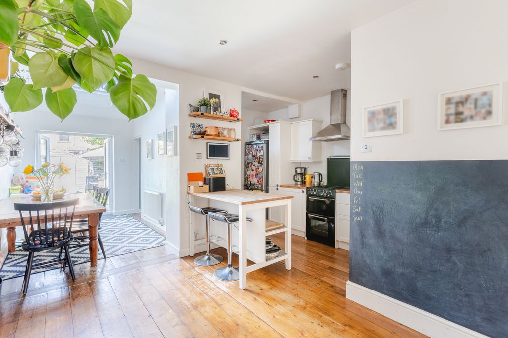 Property photo 1 of 19 A7401458-Hdr-4