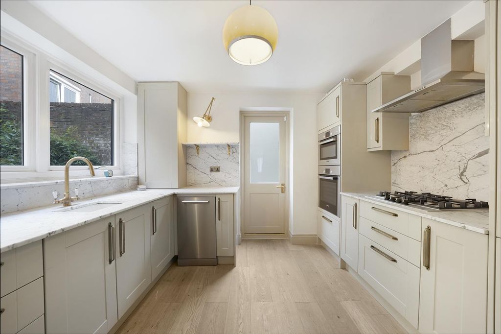 Property photo 2 of 14 Kitchen