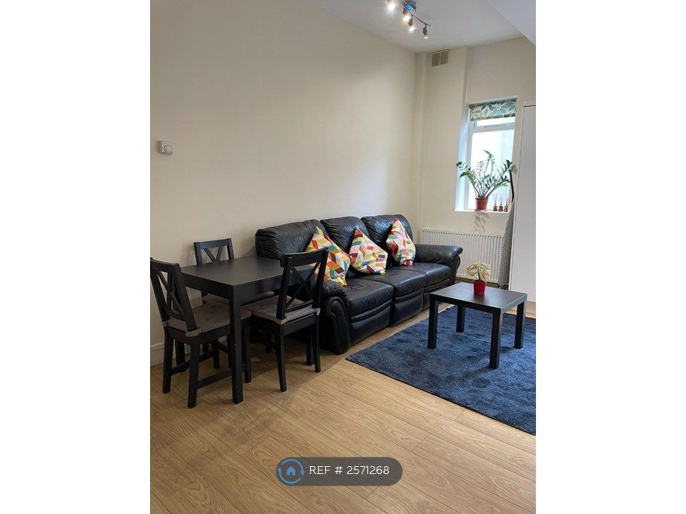 Property photo 1 of 14 Open Plan Living Room
