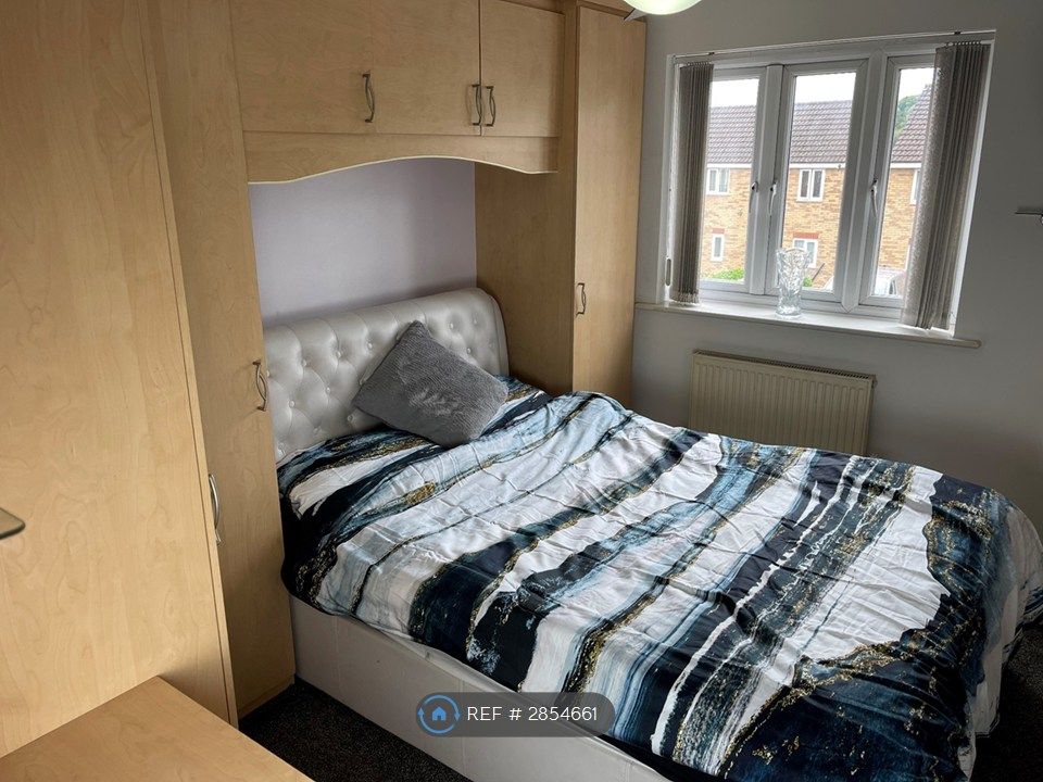 Property photo 3 of 12 Bedroom