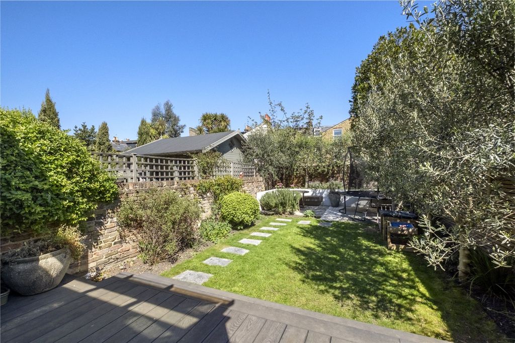 Property photo 2 of 11 Picture No. 03