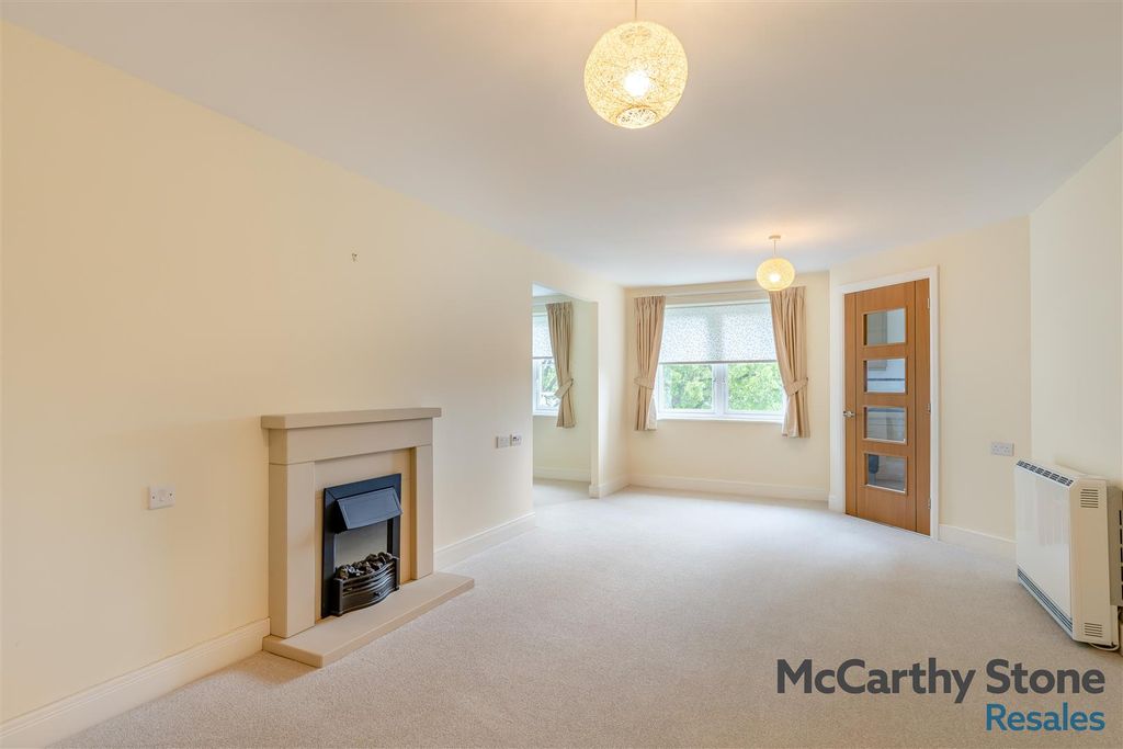 Property photo 2 of 24 8692295-Interior07.Jpg