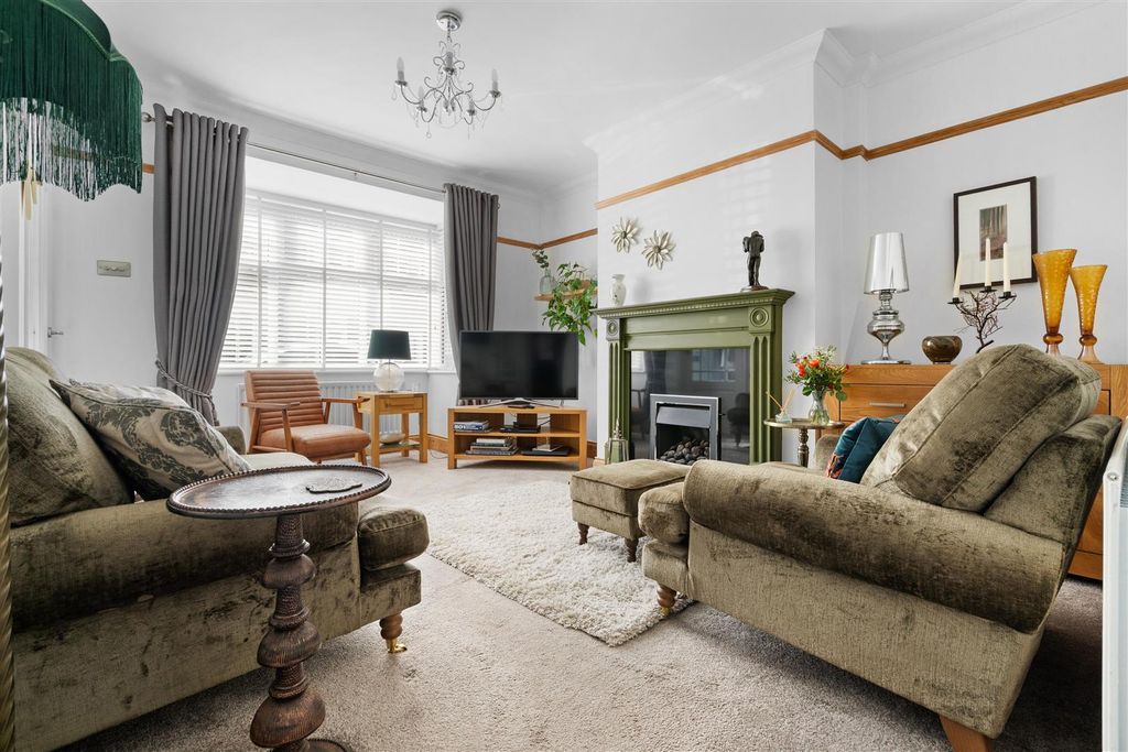 Property photo 2 of 19