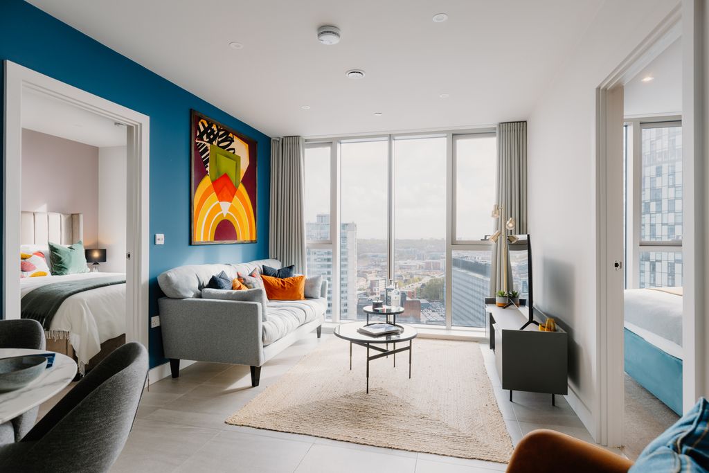 Property photo 1 of 18
