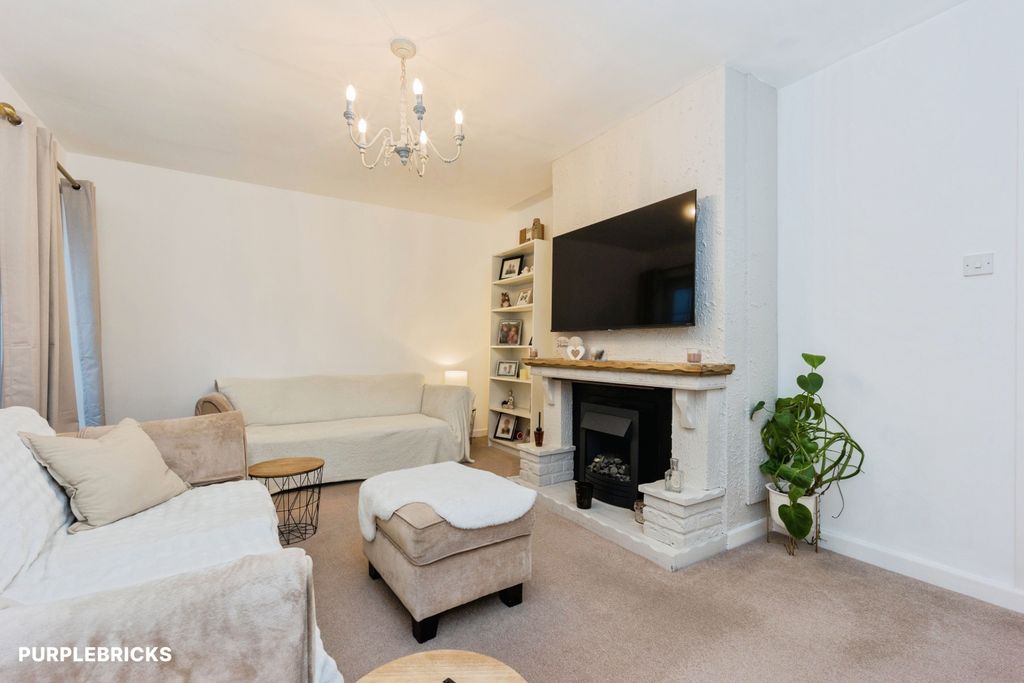 Property photo 3 of 23