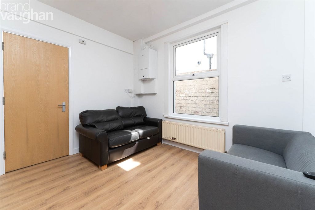 Property photo 3 of 23 Picture No. 37