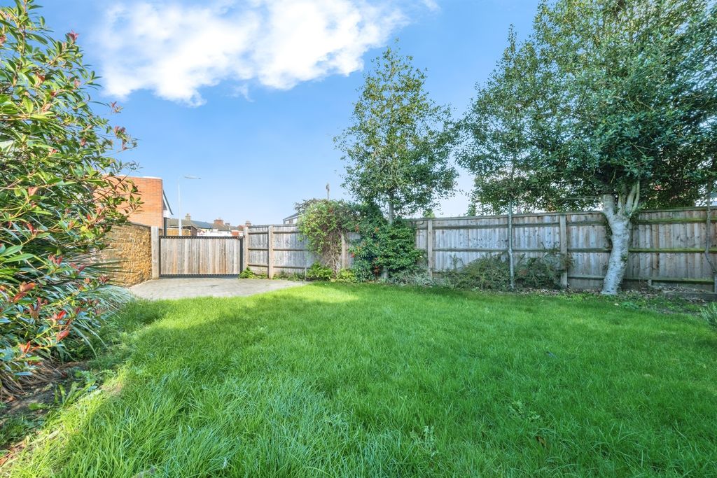 Property photo 2 of 19