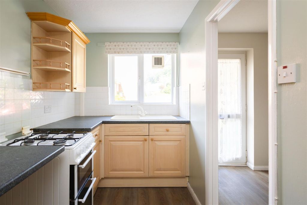 Property photo 3 of 16 Kitchen