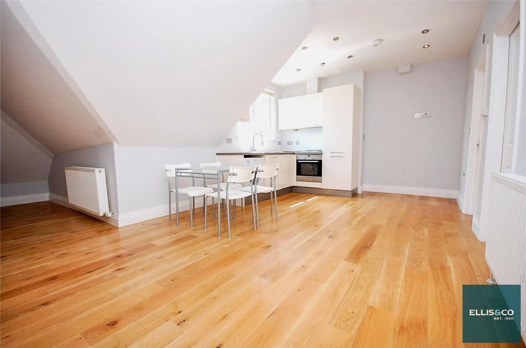 Property photo 2 of 8 Picture No. 35