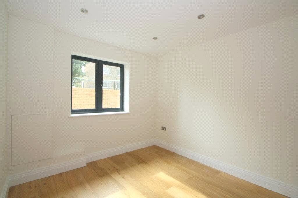 Property photo 3 of 6 Picture No. 04