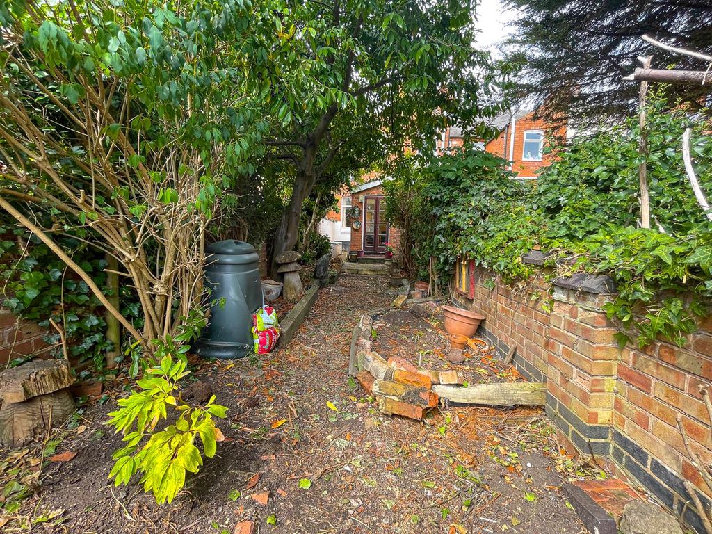 Property photo 3 of 13 Garden